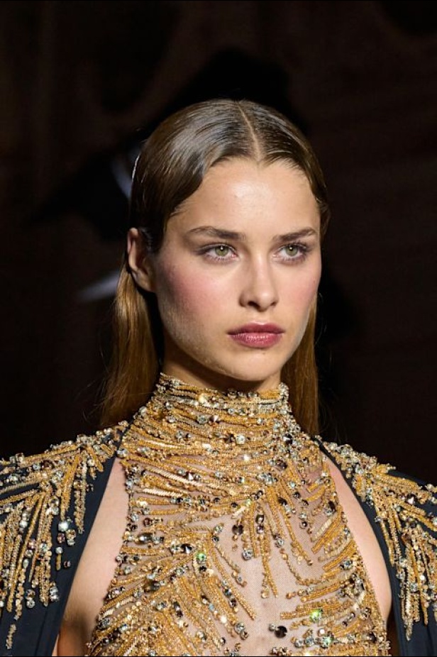 مجموعة Zuhair Murad الراقية لخريف وشتاء 2025