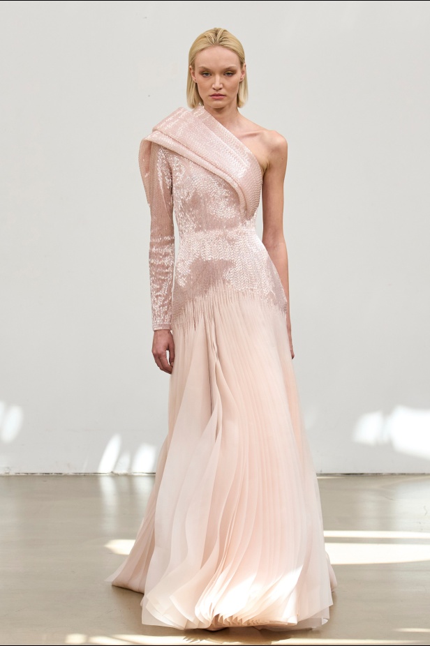 "حين تمشي دمشق على خشبة باريس"... رامي العلي يتحدّث لـ"هي" عن مجموعته لخريف وشتاء 2025 للأزياء الراقية: تقدير كبير ومسؤولية مضاعفة (فيديو)