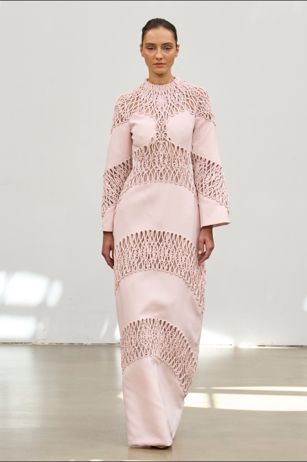 "حين تمشي دمشق على خشبة باريس"... رامي العلي يتحدّث لـ"هي" عن مجموعته لخريف وشتاء 2025 للأزياء الراقية: تقدير كبير ومسؤولية مضاعفة (فيديو)