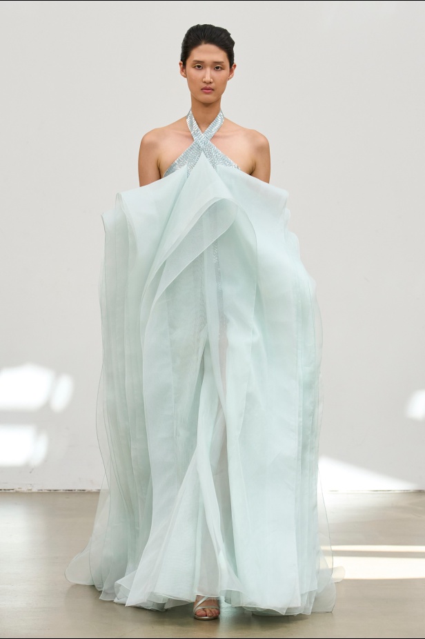 "حين تمشي دمشق على خشبة باريس"... رامي العلي يتحدّث لـ"هي" عن مجموعته لخريف وشتاء 2025 للأزياء الراقية: تقدير كبير ومسؤولية مضاعفة (فيديو)