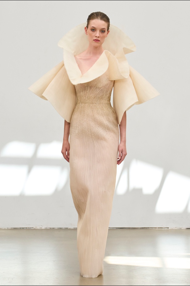 "حين تمشي دمشق على خشبة باريس"... رامي العلي يتحدّث لـ"هي" عن مجموعته لخريف وشتاء 2025 للأزياء الراقية: تقدير كبير ومسؤولية مضاعفة (فيديو)