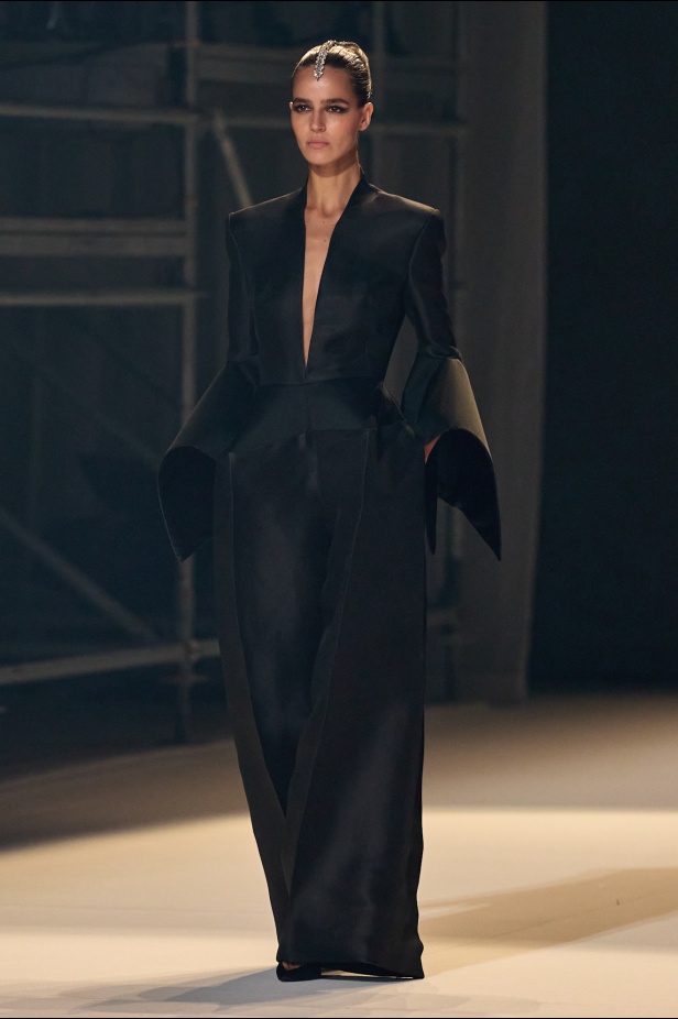 مجموعة Stephane Rolland للخياطة الراقية لخريف وشتاء 2025-2026