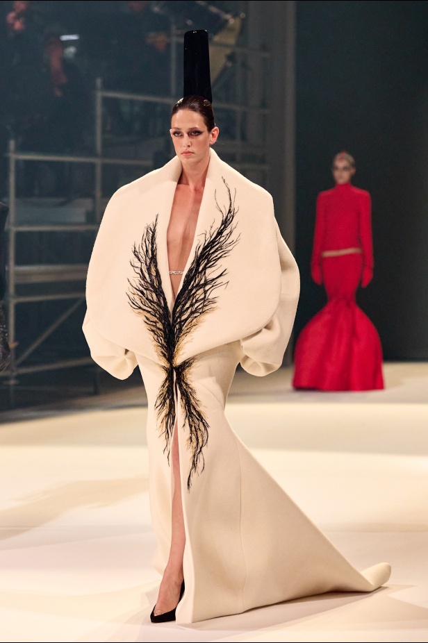 مجموعة Stephane Rolland للخياطة الراقية لخريف وشتاء 2025-2026