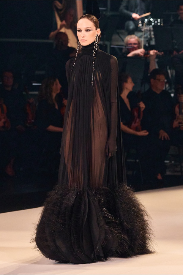 مجموعة Stephane Rolland للخياطة الراقية لخريف وشتاء 2025-2026