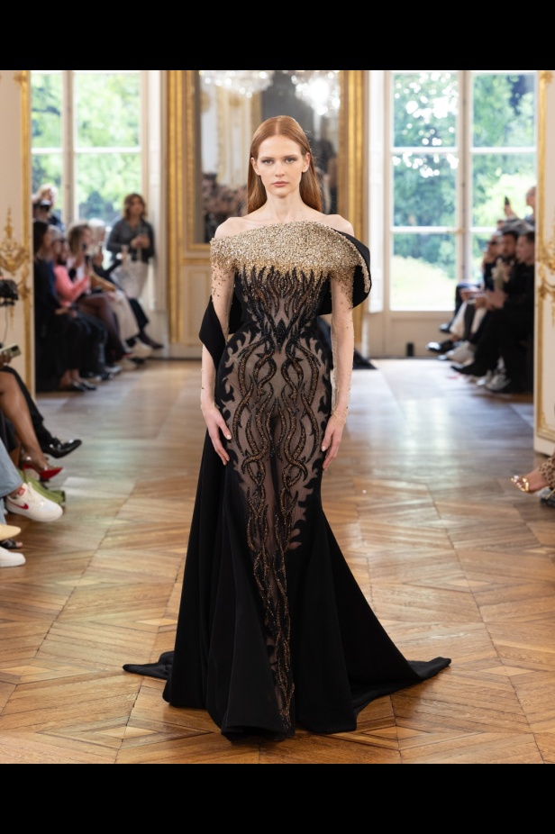 طوني ورد يستوحي مجموعة الأزياء الراقية من التنكر الغامض ويقول لـ"هي": بعض الفساتين استغرقت أكثر من 500 ساعة عمل يدوي (فيديو)