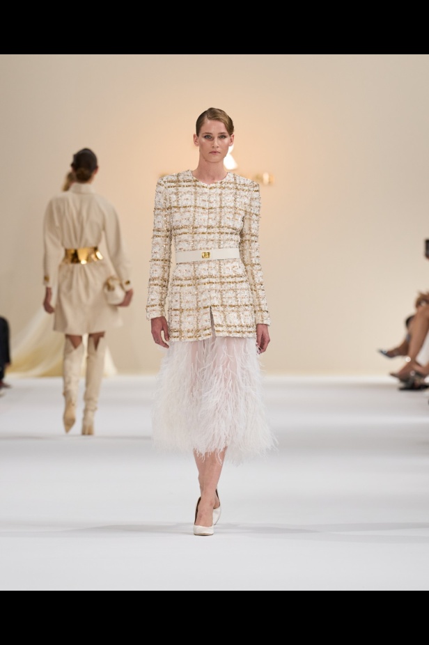 "تمارا رالف" تبدع في تقديم مجموعة كوتور مستوحاة من الآرت ديكو.. وتكشف لـ"هي": المرأة العربية تقدّر الموضة والرفاهية (فيديو)