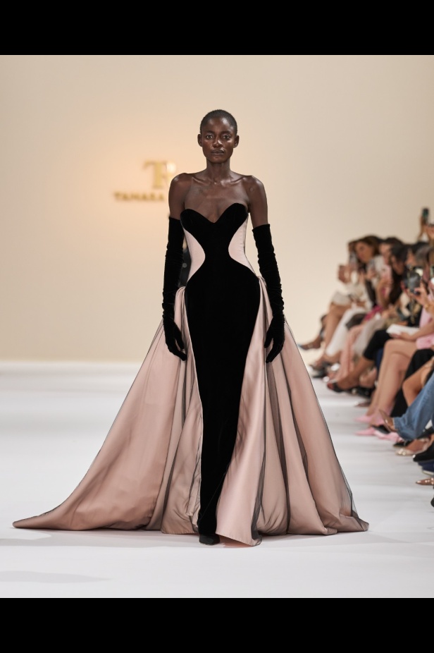 "تمارا رالف" تبدع في تقديم مجموعة كوتور مستوحاة من الآرت ديكو.. وتكشف لـ"هي": المرأة العربية تقدّر الموضة والرفاهية (فيديو)