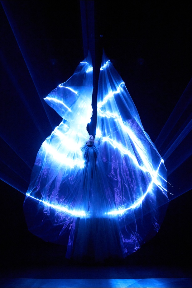 مجموعة Iris Van Herpen للأزياء الراقية لخريف وشتاء 2026-2025