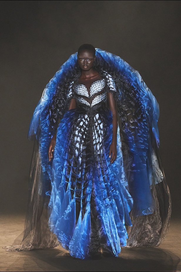 مجموعة Iris Van Herpen للأزياء الراقية لخريف وشتاء 2026-2025