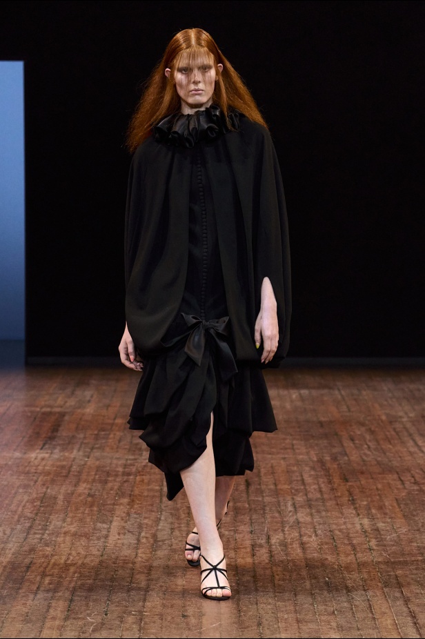 مجموعة Viktor & Rolf الراقية لخريف وشتاء 2025-2026 