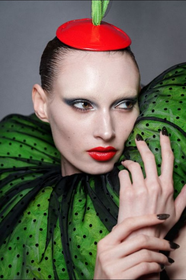 مجموعة Viktor & Rolf الراقية لخريف وشتاء 2025-2026 