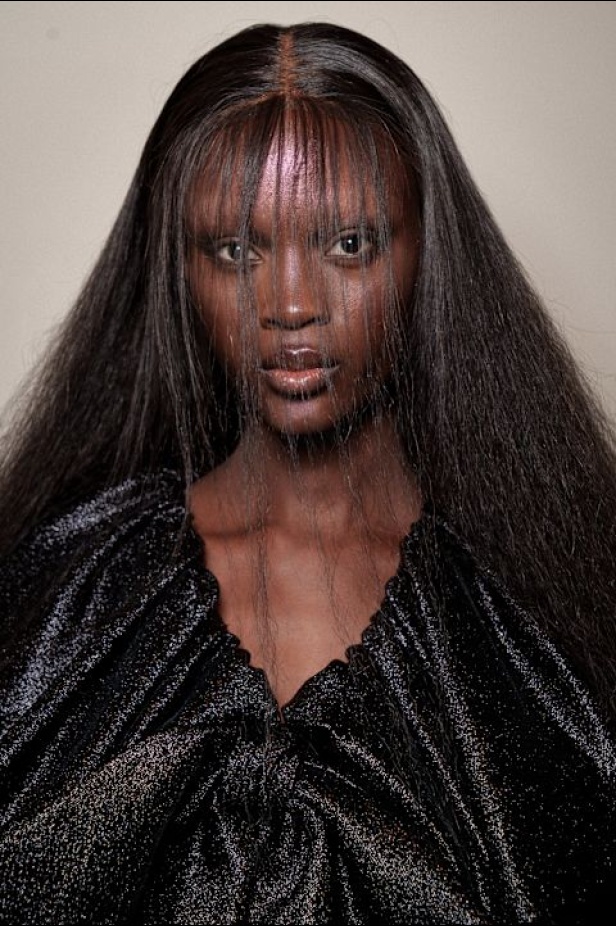 مجموعة Viktor & Rolf الراقية لخريف وشتاء 2025-2026 