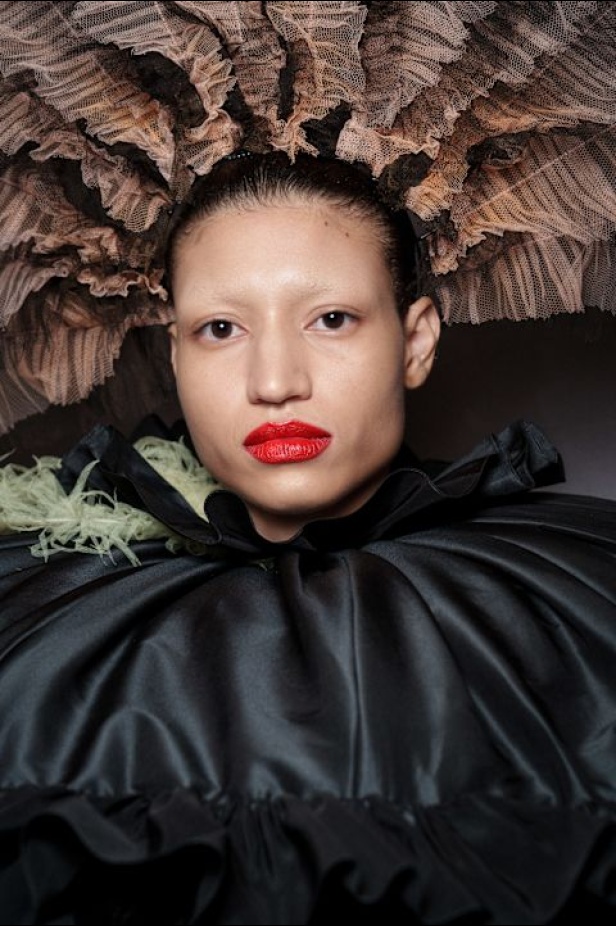 مجموعة Viktor & Rolf الراقية لخريف وشتاء 2025-2026 