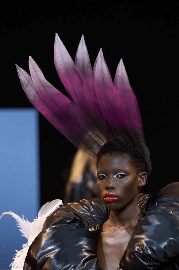 مجموعة Viktor & Rolf الراقية لخريف وشتاء 2025-2026 