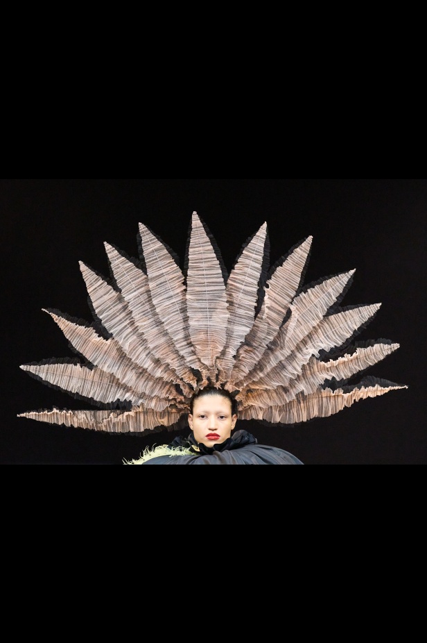 مجموعة Viktor & Rolf الراقية لخريف وشتاء 2025-2026 