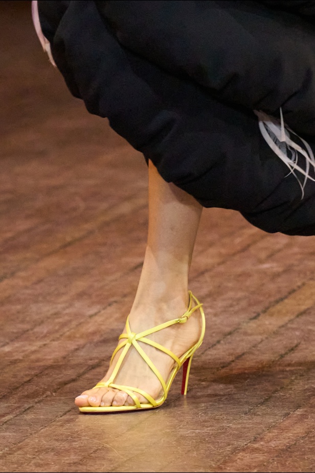 مجموعة Viktor & Rolf الراقية لخريف وشتاء 2025-2026 