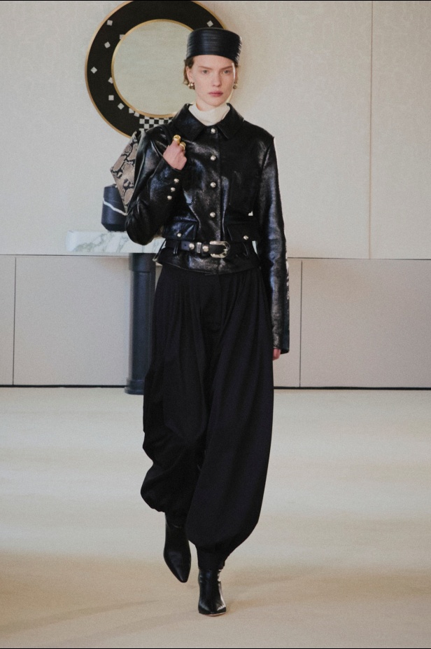 مجموعة Altuzarra لربيع وصيف 2026... اكتشاف الجمال في ما هو غير متوقع