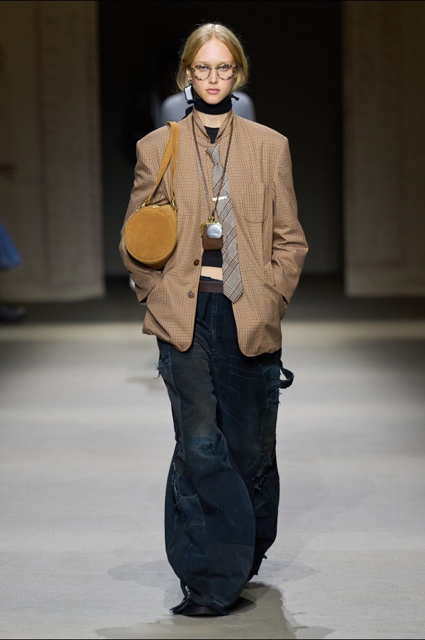 مجموعة كوتش لربيع 2026 تجسّد روح نيويورك وتناقضاتها الفريدة