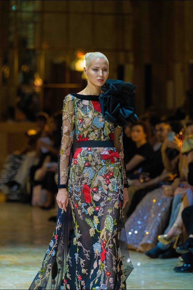 مجموعة روبير أبي نادر تحاكي استثنائية المرأة في باريس 