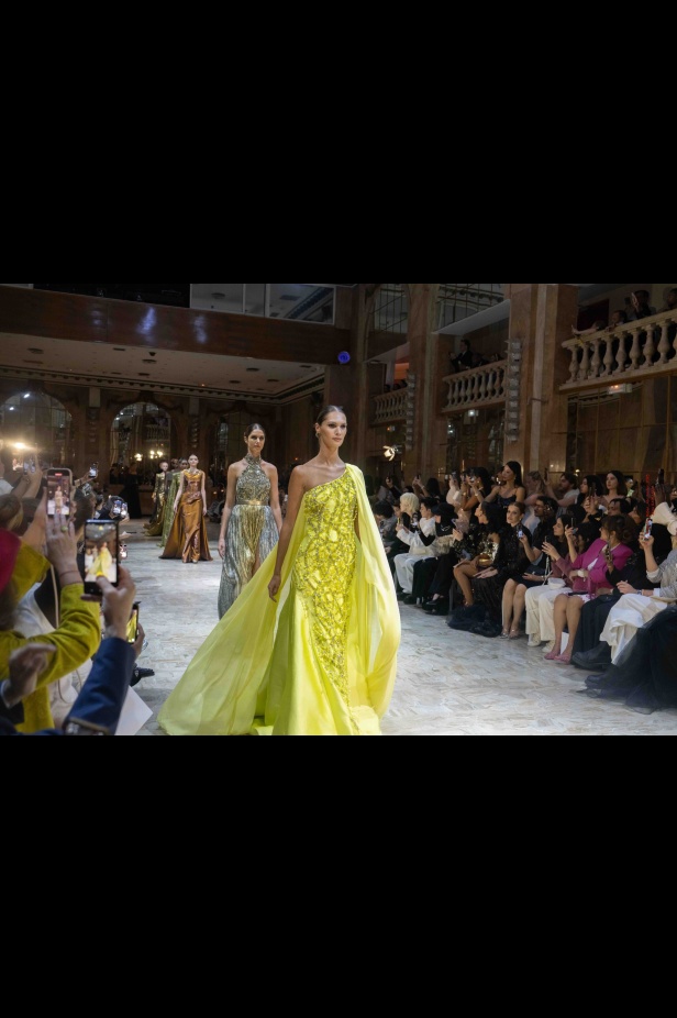 مجموعة روبير أبي نادر تحاكي استثنائية المرأة في باريس 