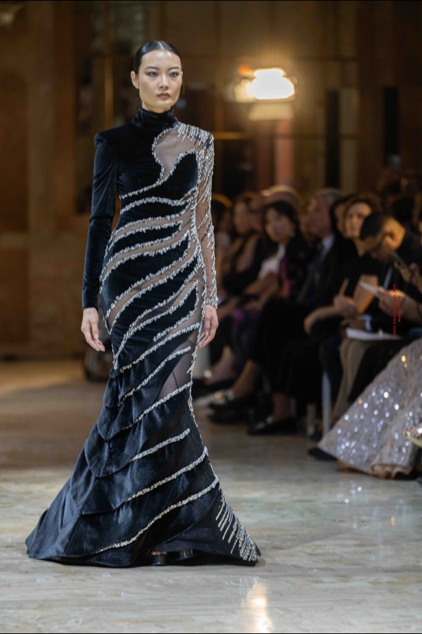 مجموعة روبير أبي نادر تحاكي استثنائية المرأة في باريس 