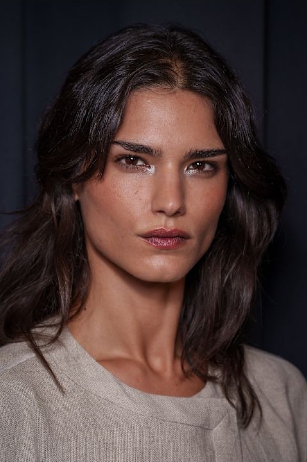 عرض أزياء مجموعة Emporio Armani لربيع وصيف 2026