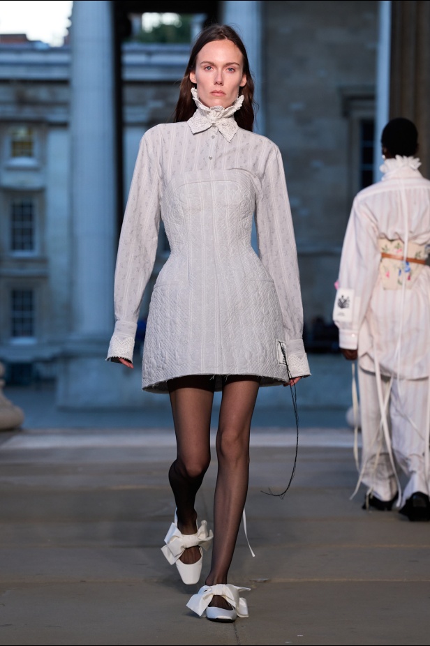 الطبعات عنوان مجموعة Erdem لربيع 2026