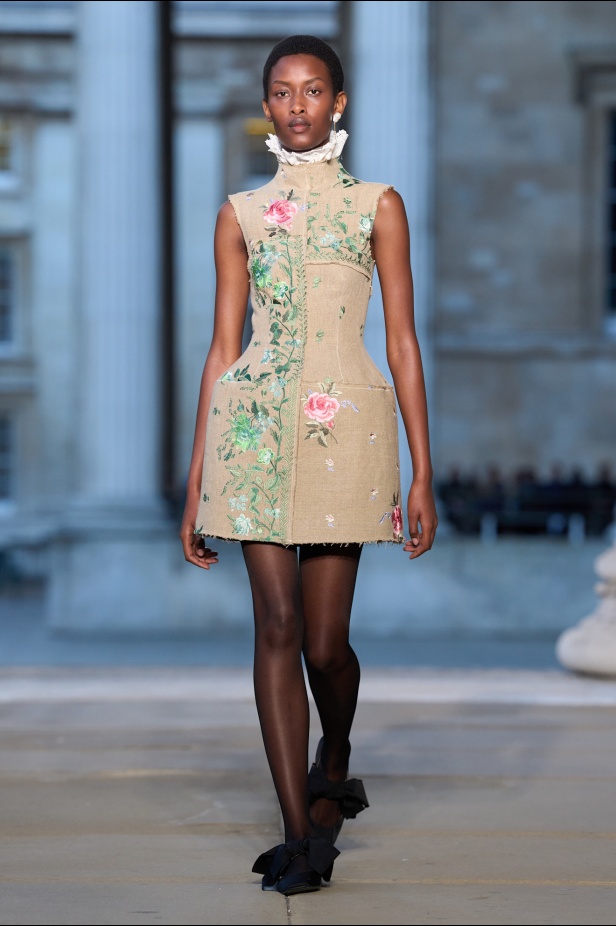 الطبعات عنوان مجموعة Erdem لربيع 2026