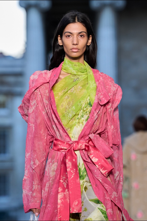 الطبعات عنوان مجموعة Erdem لربيع 2026