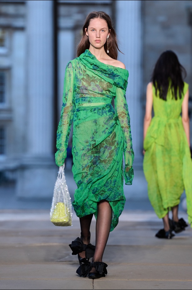 الطبعات عنوان مجموعة Erdem لربيع 2026