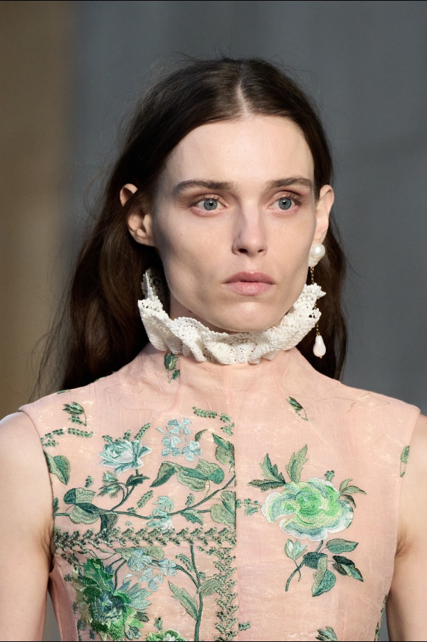 الطبعات عنوان مجموعة Erdem لربيع 2026