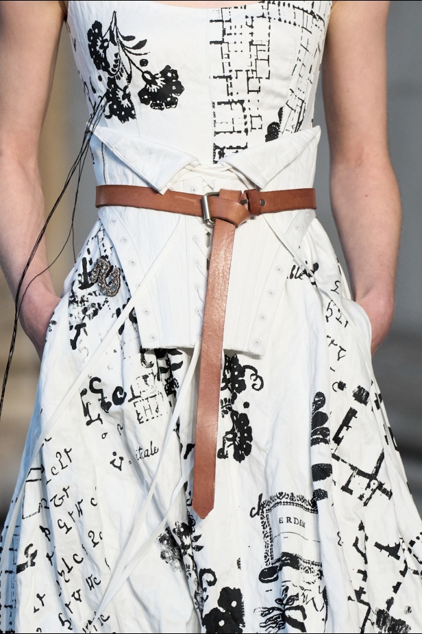 الطبعات عنوان مجموعة Erdem لربيع 2026