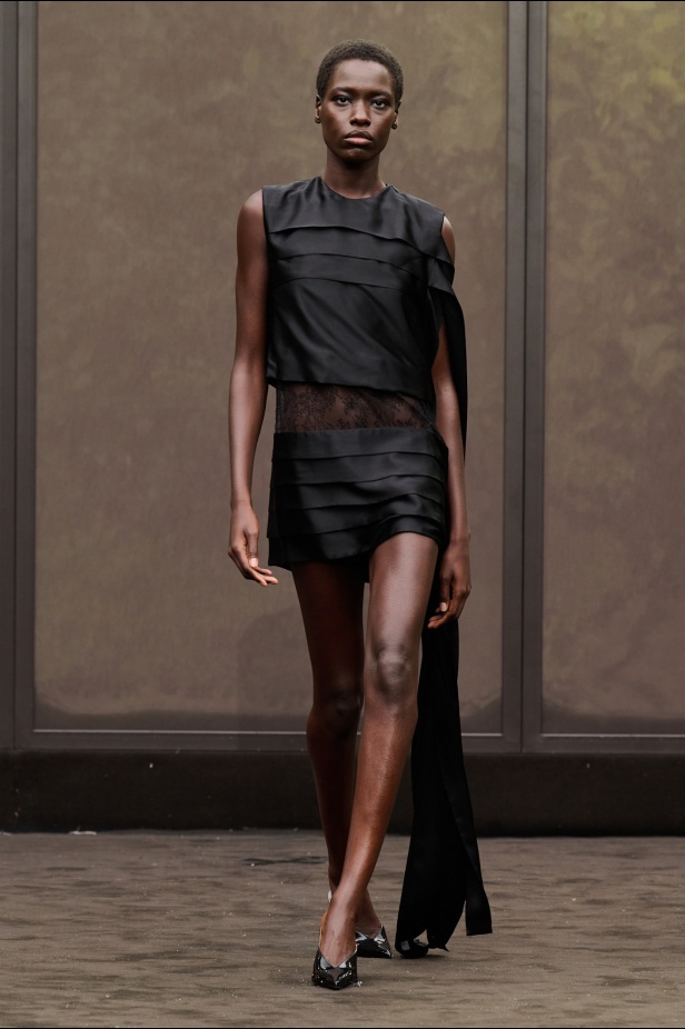 مجموعة Ferragamo تعود إلى حقبة العشرينيات بلمسة عصرية متجددة