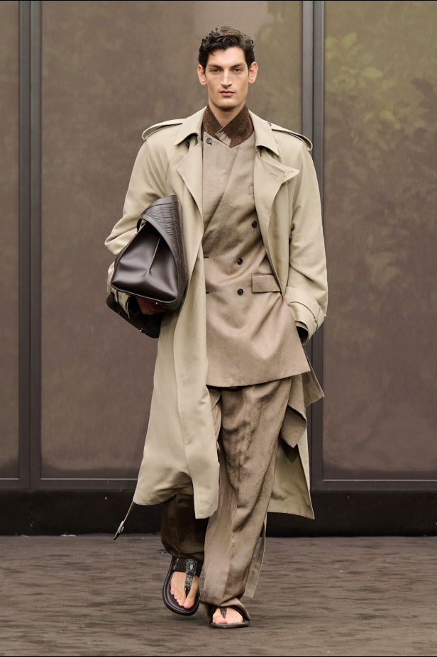 مجموعة Ferragamo تعود إلى حقبة العشرينيات بلمسة عصرية متجددة