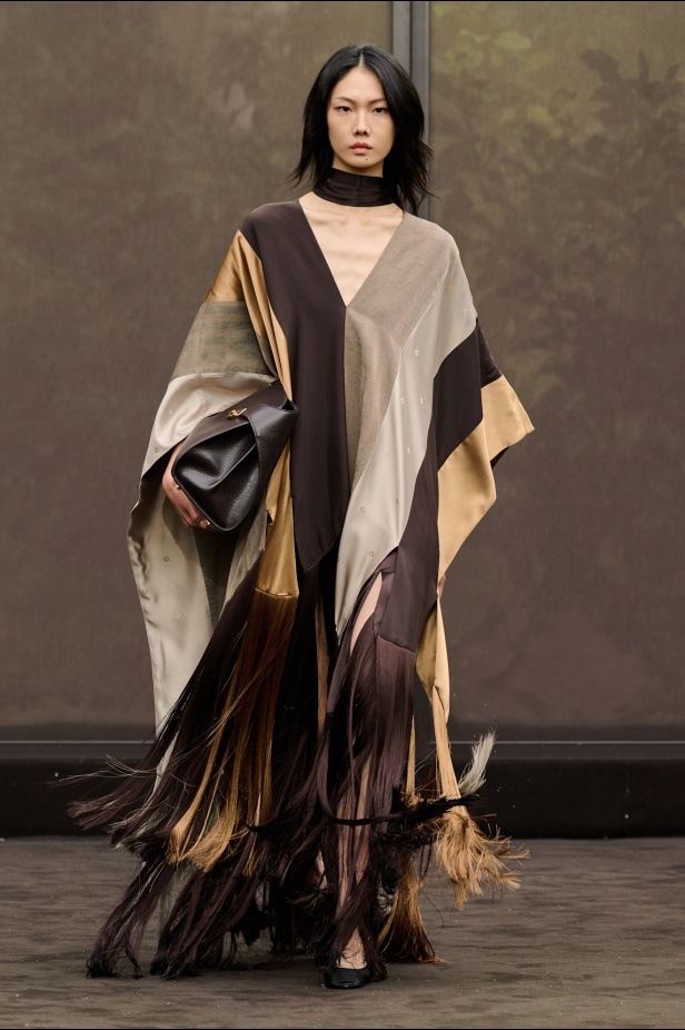 مجموعة Ferragamo تعود إلى حقبة العشرينيات بلمسة عصرية متجددة