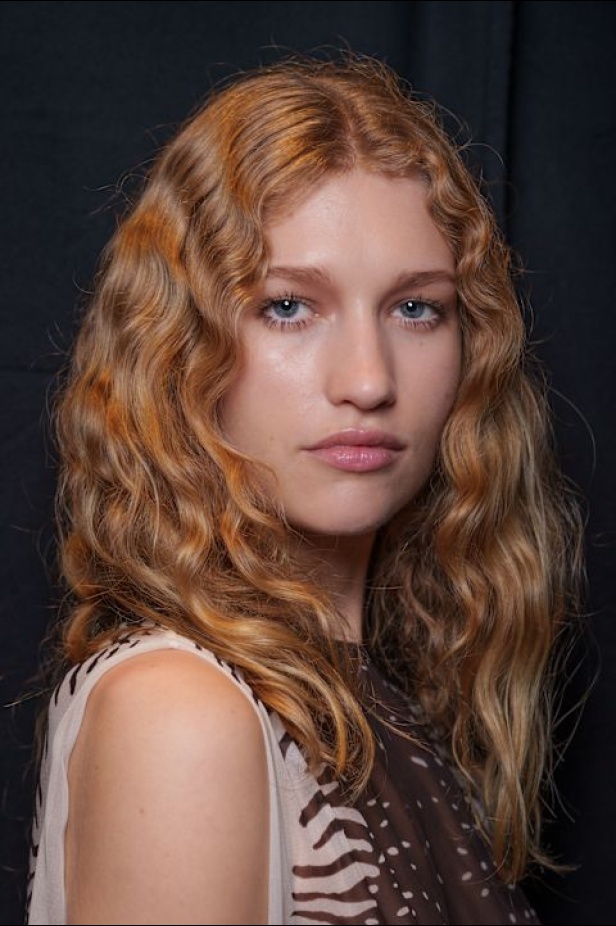 مجموعة Ferragamo تعود إلى حقبة العشرينيات بلمسة عصرية متجددة