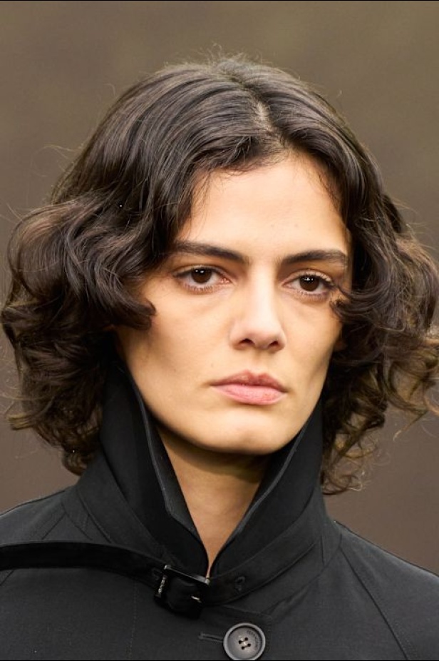 مجموعة Ferragamo تعود إلى حقبة العشرينيات بلمسة عصرية متجددة