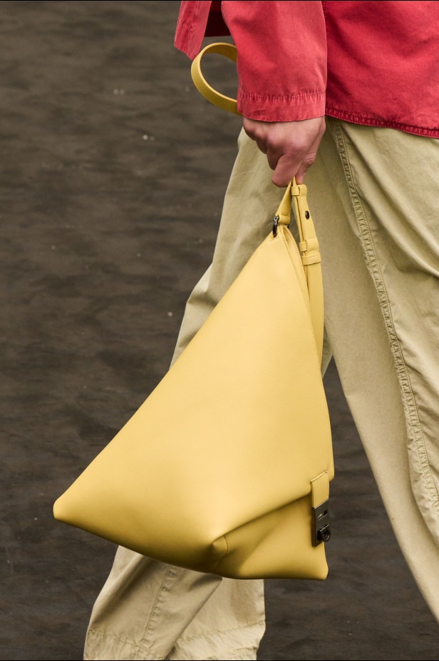 مجموعة Ferragamo تعود إلى حقبة العشرينيات بلمسة عصرية متجددة