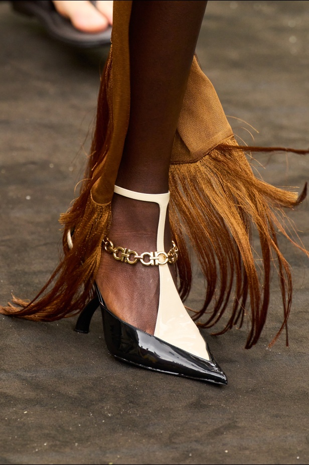 مجموعة Ferragamo تعود إلى حقبة العشرينيات بلمسة عصرية متجددة