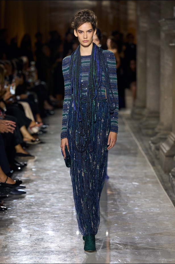 "جورجيو أرماني" يقدّم درسًا أخيرًا بالأناقة في مجموعة ربيع 2026... عرض تحوّل إلى وداع مؤثّر 