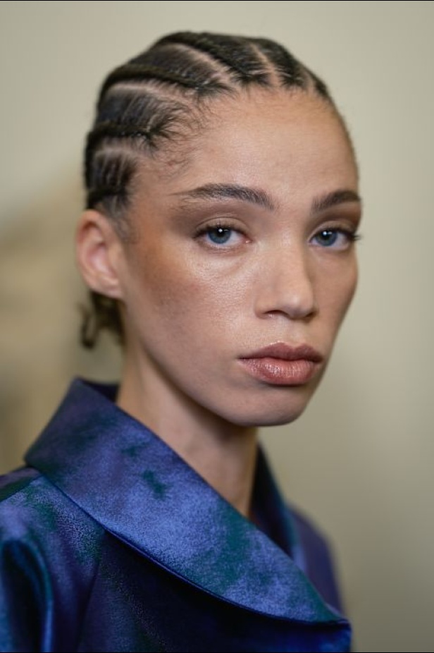 "جورجيو أرماني" يقدّم درسًا أخيرًا بالأناقة في مجموعة ربيع 2026... عرض تحوّل إلى وداع مؤثّر 