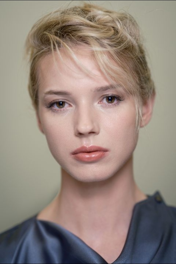 "جورجيو أرماني" يقدّم درسًا أخيرًا بالأناقة في مجموعة ربيع 2026... عرض تحوّل إلى وداع مؤثّر 