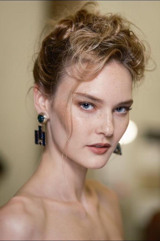 "جورجيو أرماني" يقدّم درسًا أخيرًا بالأناقة في مجموعة ربيع 2026... عرض تحوّل إلى وداع مؤثّر 