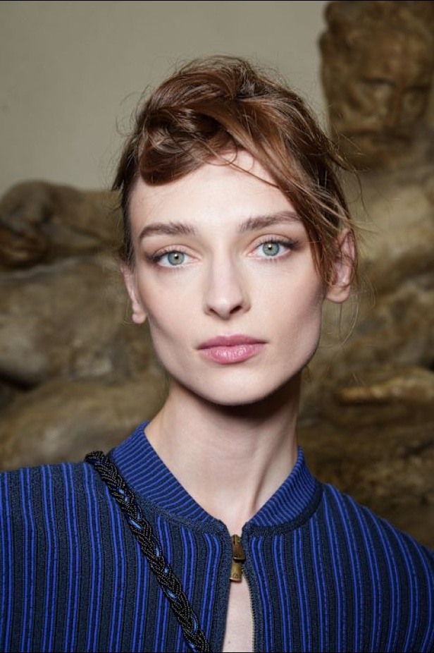 "جورجيو أرماني" يقدّم درسًا أخيرًا بالأناقة في مجموعة ربيع 2026... عرض تحوّل إلى وداع مؤثّر 