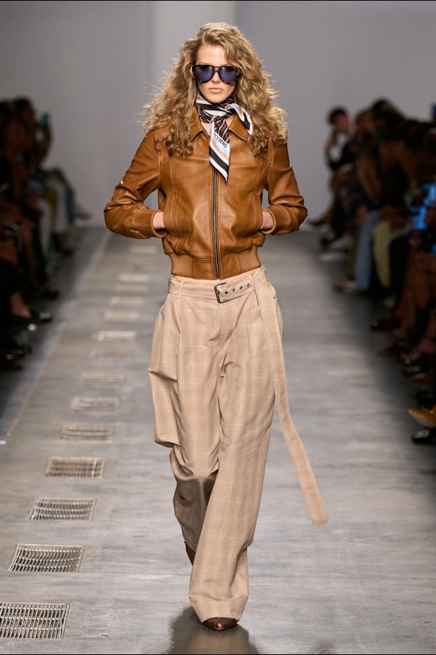 بين الأناقة الايطالية والحيوية البريطانية مجموعة ايسبرغ لموسم ربيع 2026