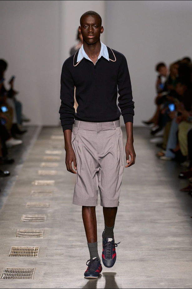 بين الأناقة الايطالية والحيوية البريطانية مجموعة ايسبرغ لموسم ربيع 2026