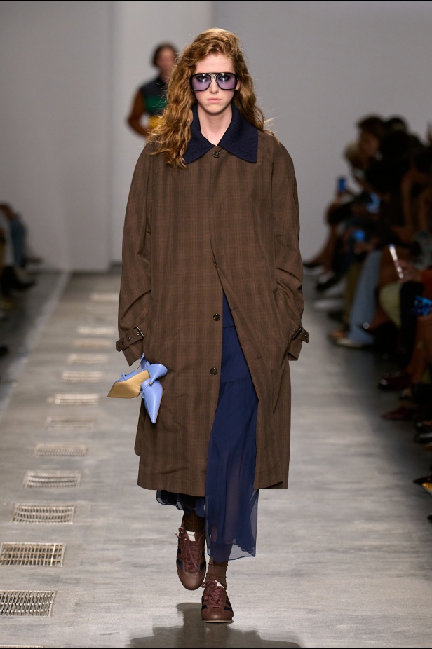 بين الأناقة الايطالية والحيوية البريطانية مجموعة ايسبرغ لموسم ربيع 2026