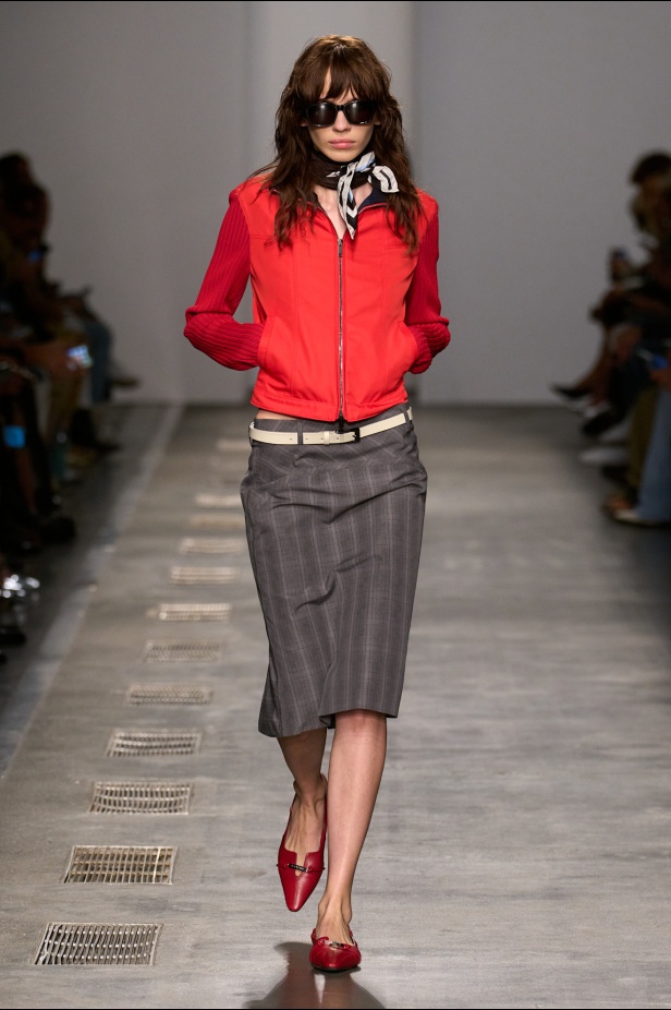 بين الأناقة الايطالية والحيوية البريطانية مجموعة ايسبرغ لموسم ربيع 2026