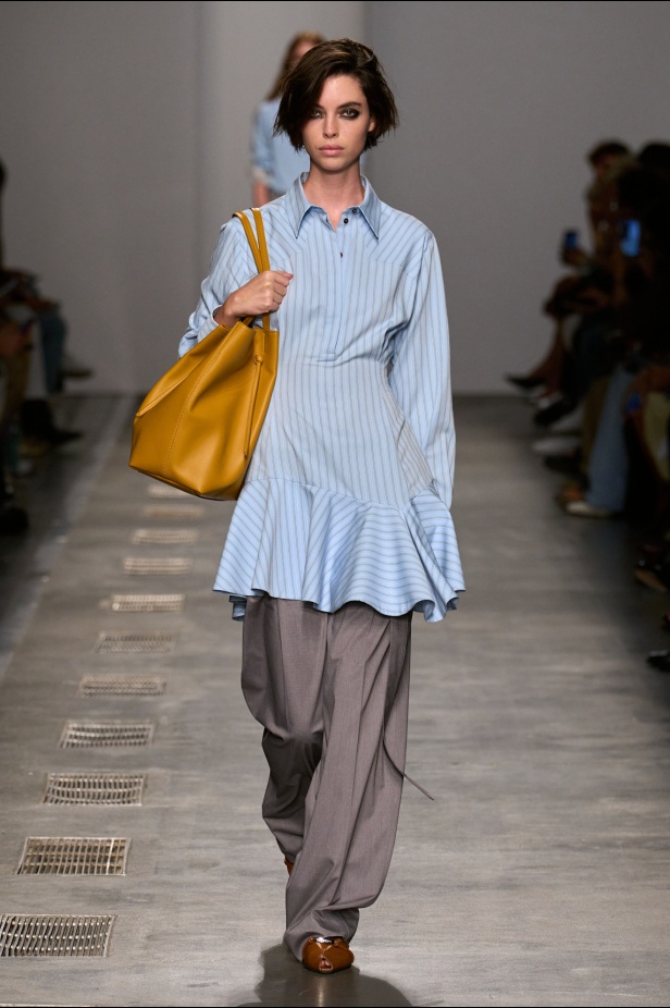 بين الأناقة الايطالية والحيوية البريطانية مجموعة ايسبرغ لموسم ربيع 2026