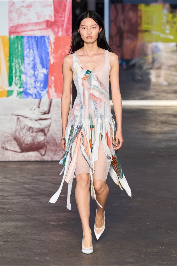 عرض أزياء Jason Wu لربيع وصيف 2026